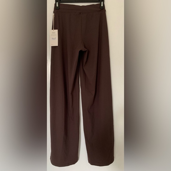 VUORI Pose Wide Leg Pants in French Roast / Brown Size XS - Picture 5 of 12